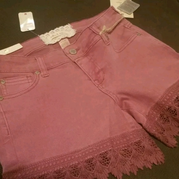 Altar'd State Colored Jean Shorts Size 26 - Picture 4 of 4